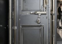 领将防盗门查询服务解读〖曲靖专业定做防盗门，电话咨询享优惠〗